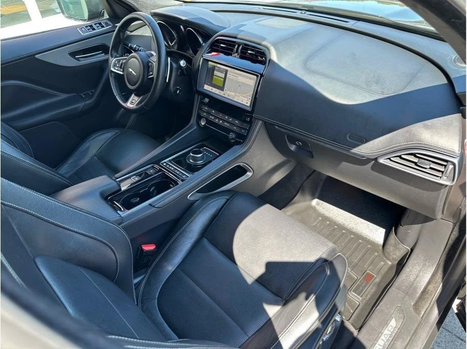 2019 Jaguar F-Pace - Image 15 of 20