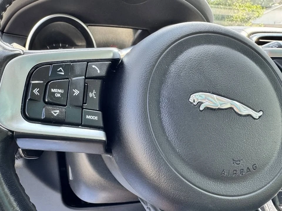 2019 Jaguar F-Pace - Image 18 of 20