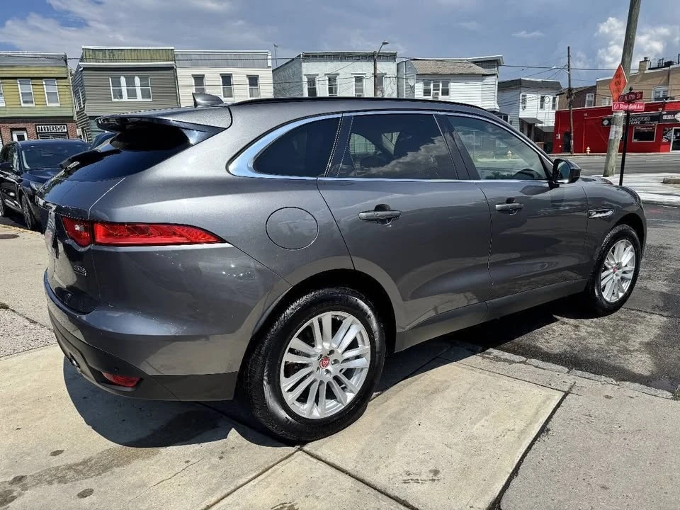 2019 Jaguar F-Pace - Image 9 of 20
