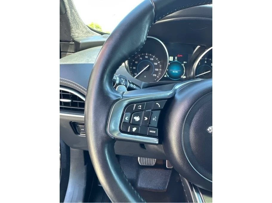 2019 Jaguar F-Pace - Image 19 of 20