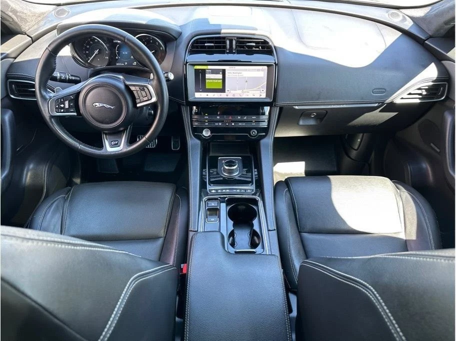 2019 Jaguar F-Pace - Image 9 of 20