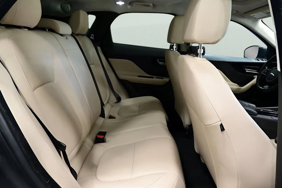 2019 Jaguar F-Pace - Image 18 of 20