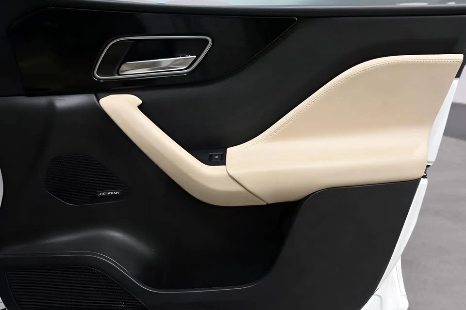 2019 Jaguar F-Pace - Image 19 of 20