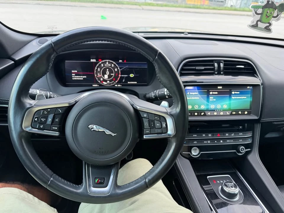 2019 Jaguar F-Pace - Image 9 of 12