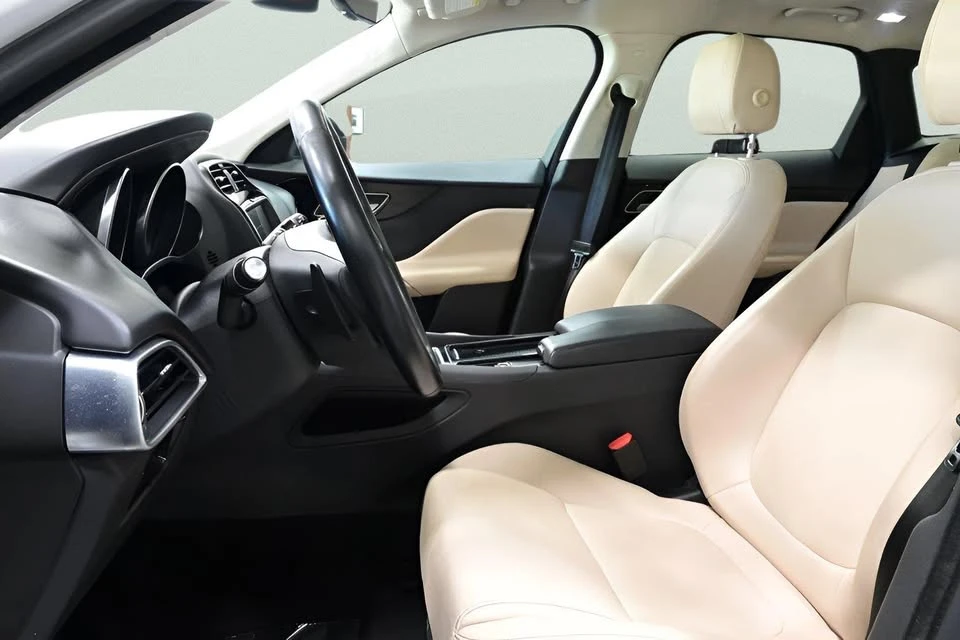2019 Jaguar F-Pace - Image 12 of 20