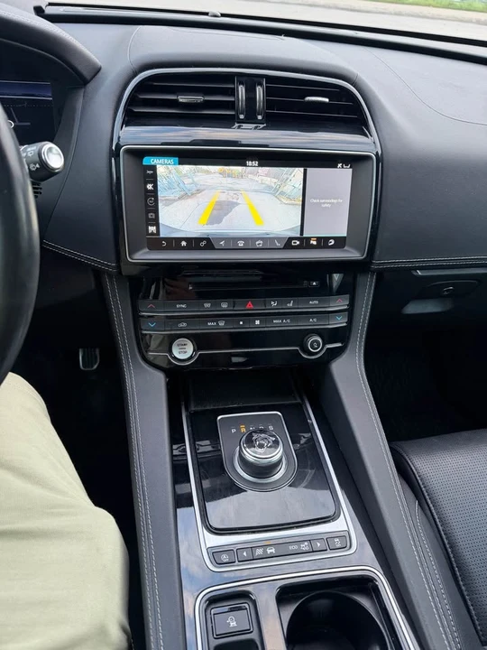 2019 Jaguar F-Pace - Image 10 of 12