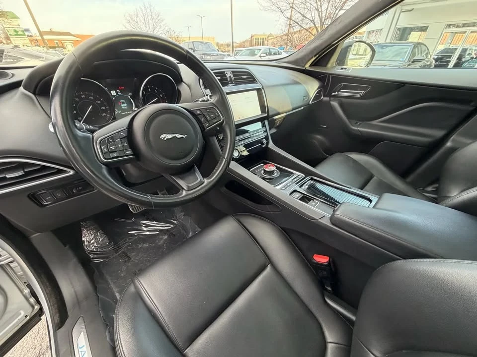 2019 Jaguar F-Pace - Image 15 of 20