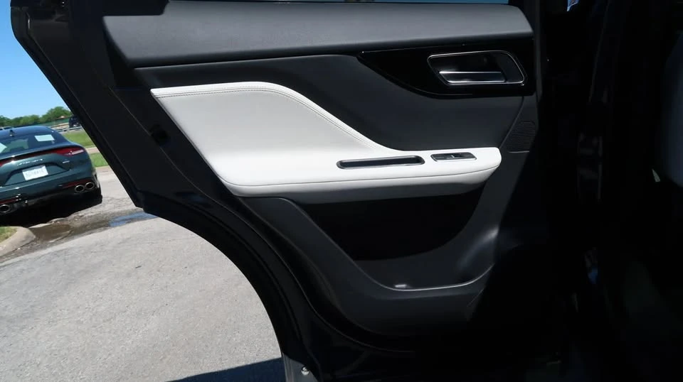 2019 Jaguar F-Pace - Image 12 of 20