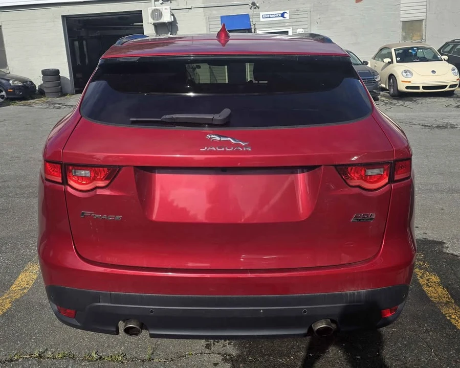 2019 Jaguar F-Pace - Image 6 of 10
