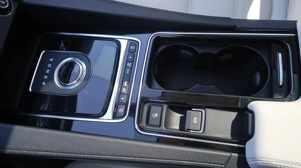 2019 Jaguar F-Pace - Image 18 of 20