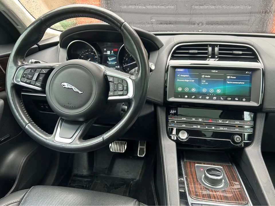 2019 Jaguar F-Pace - Image 7 of 10