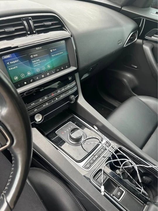 2019 Jaguar F-Pace - Image 9 of 11