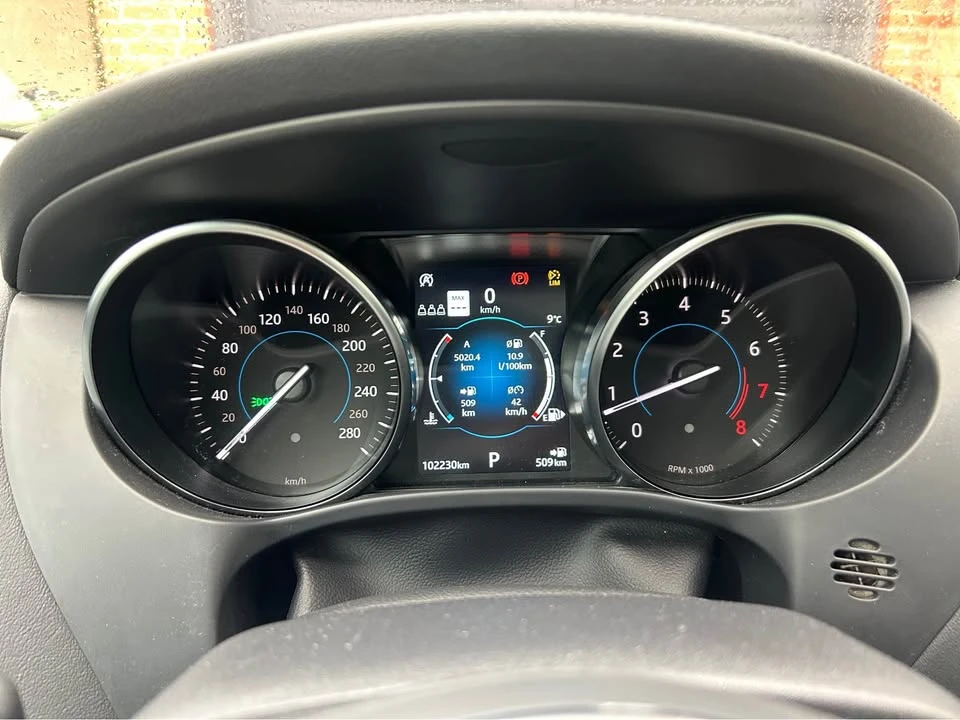 2019 Jaguar F-Pace - Image 6 of 10