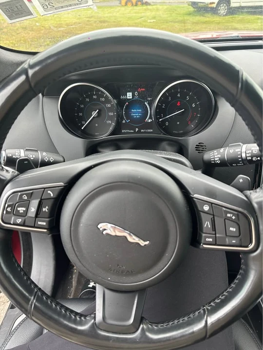 2019 Jaguar F-Pace - Image 8 of 11