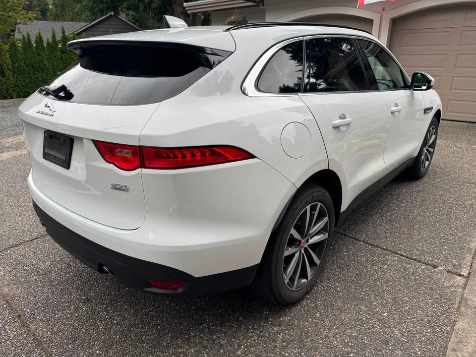 2019 Jaguar F-Pace - Image 8 of 12