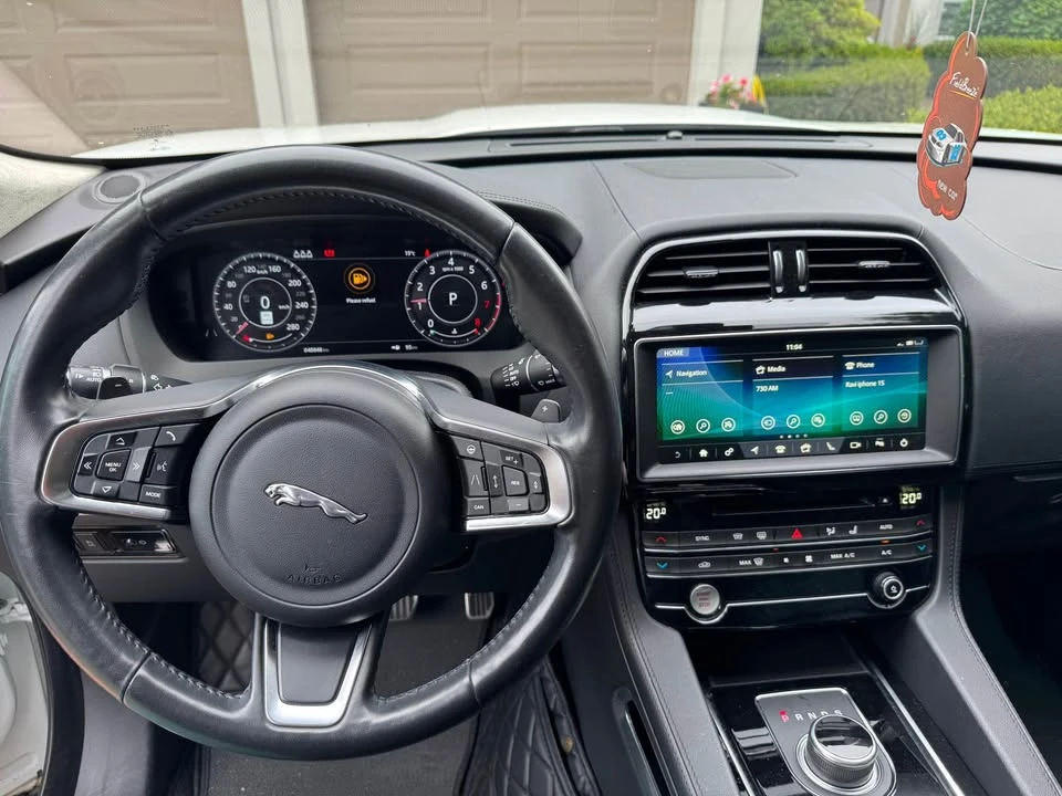 2019 Jaguar F-Pace - Image 9 of 12