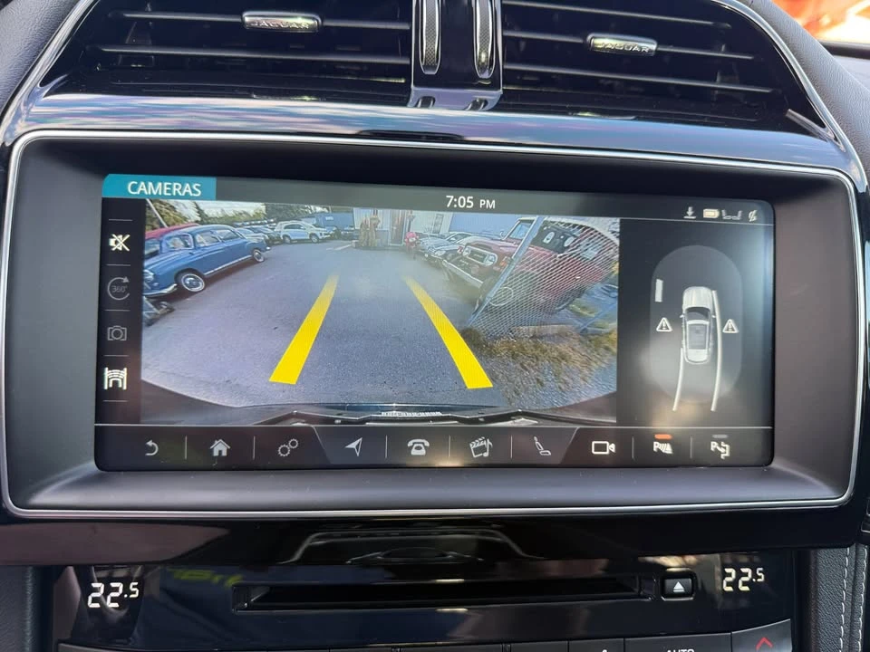 2019 Jaguar F-Pace - Image 17 of 20