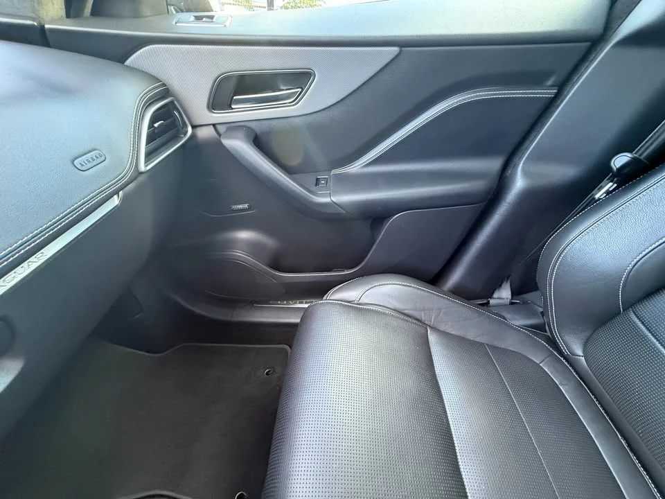 2019 Jaguar F-Pace - Image 15 of 20