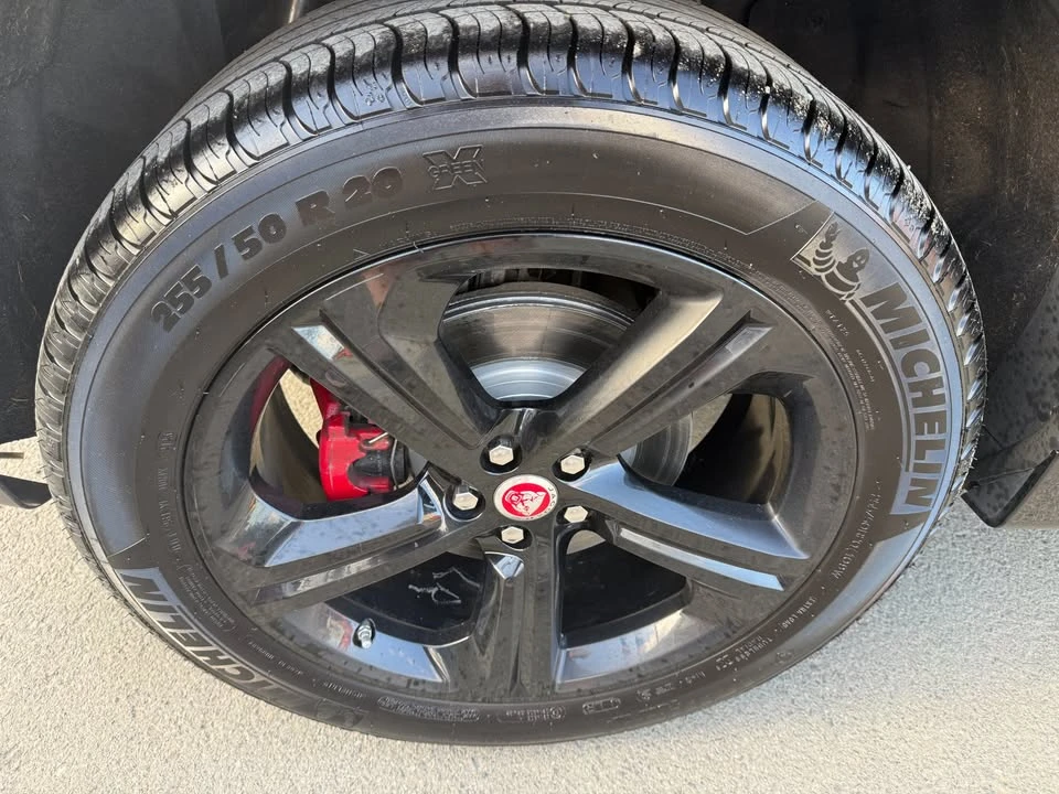 2019 Jaguar F-Pace - Image 8 of 20