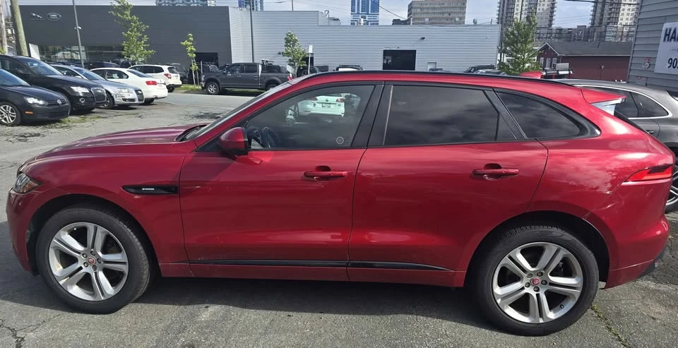 2019 Jaguar F-Pace - Image 4 of 10