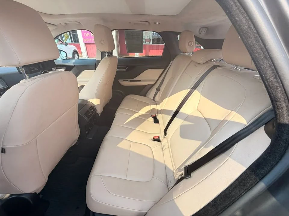 2019 Jaguar F-Pace - Image 14 of 15