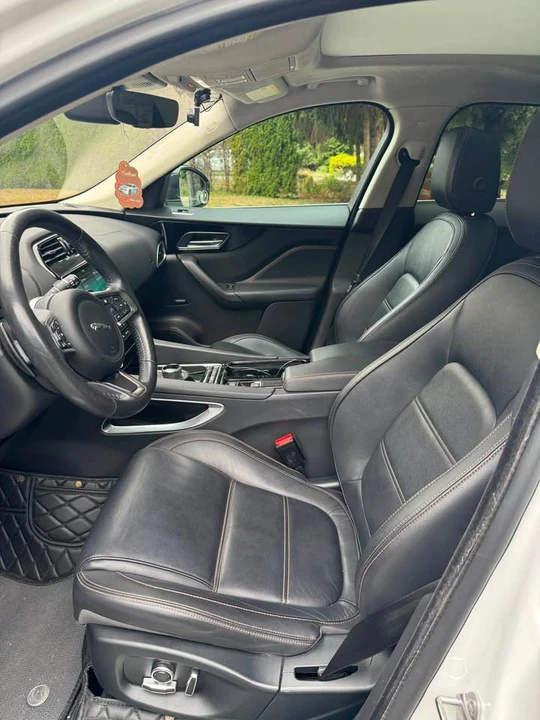 2019 Jaguar F-Pace - Image 11 of 12