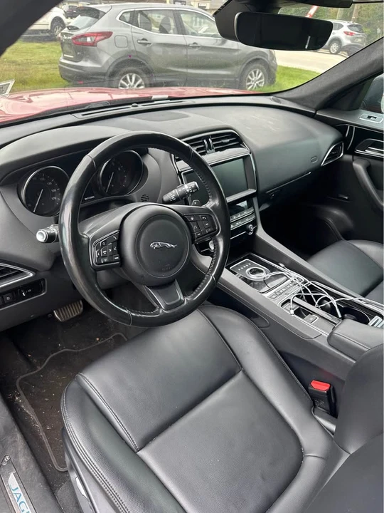 2019 Jaguar F-Pace - Image 7 of 11