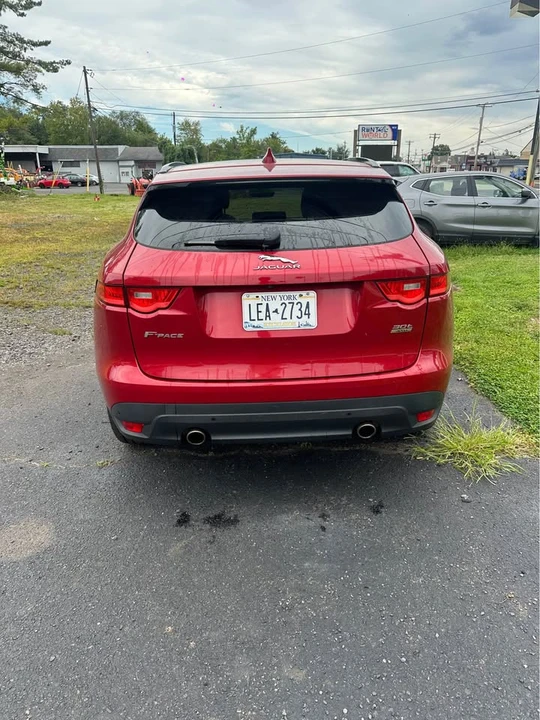 2019 Jaguar F-Pace - Image 4 of 11