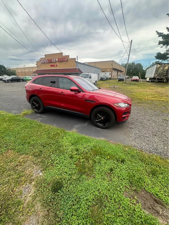 2019 Jaguar F-Pace - Image 2 of 11