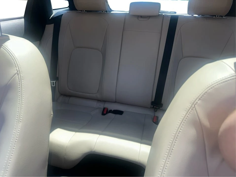 2019 Jaguar F-Pace - Image 14 of 18