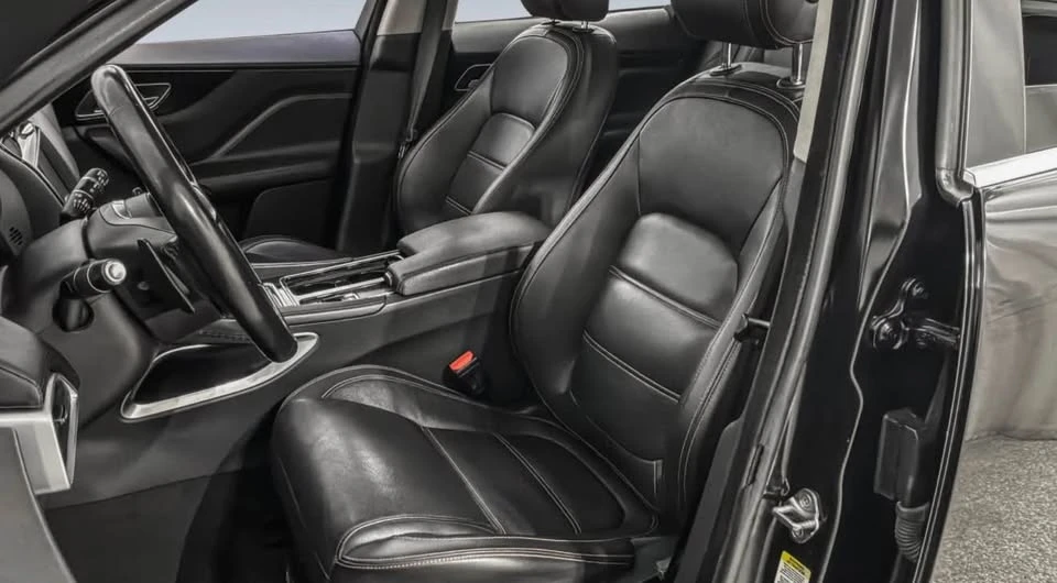 2019 Jaguar F-Pace - Image 3 of 7