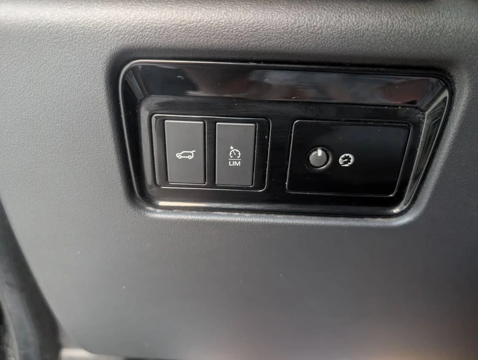 2019 Jaguar F-Pace - Image 14 of 19