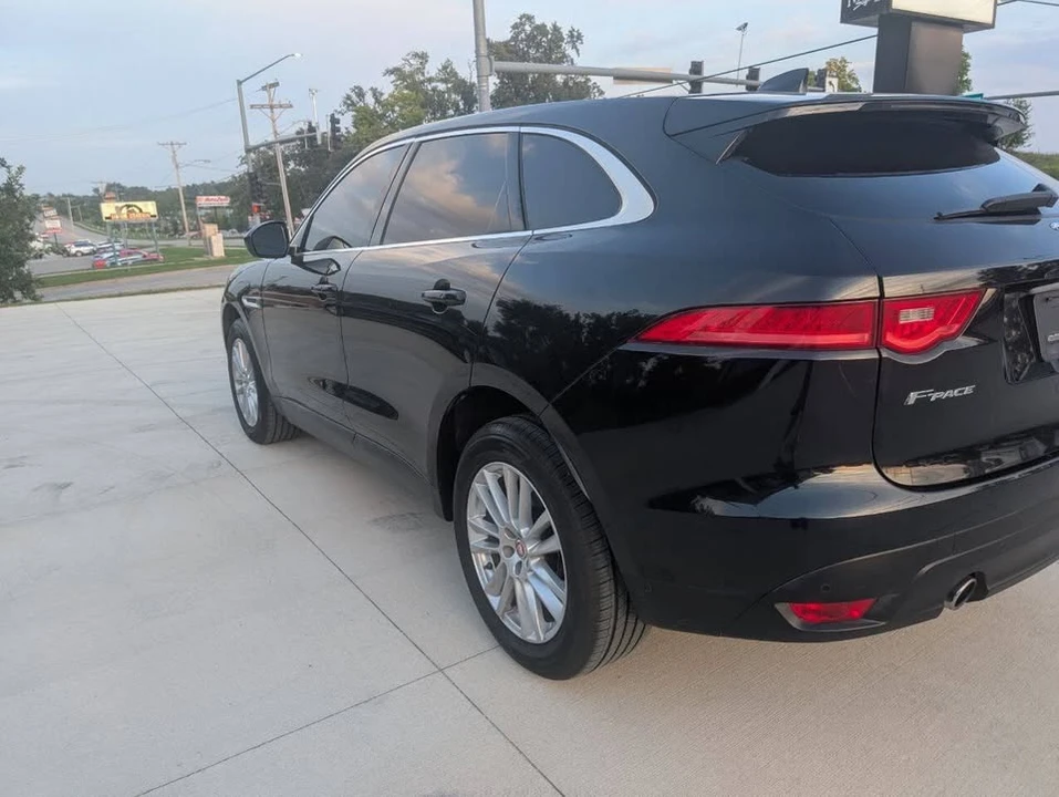 2019 Jaguar F-Pace - Image 3 of 19