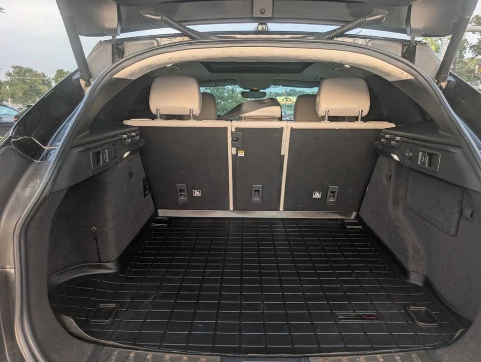 2019 Jaguar F-Pace - Image 5 of 19