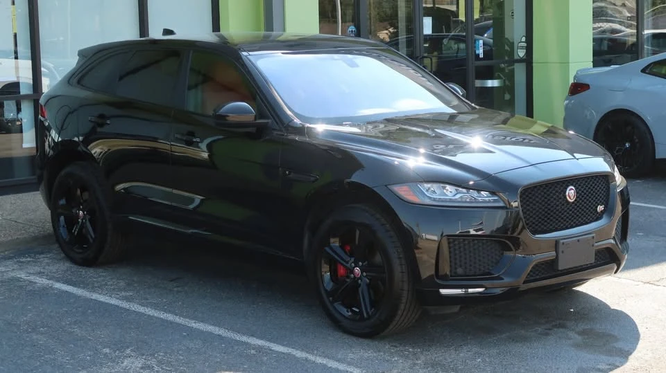 2019 Jaguar F-Pace - Image 5 of 20