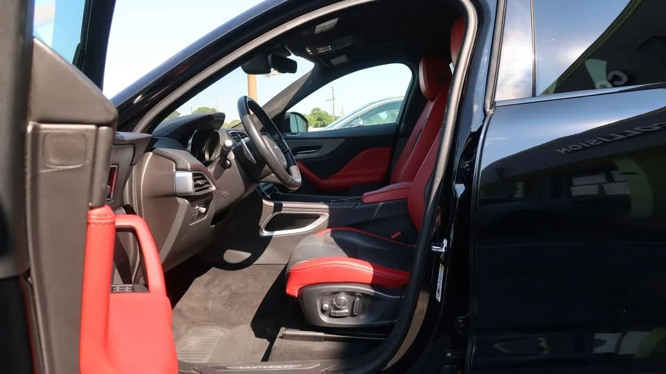2019 Jaguar F-Pace - Image 15 of 20