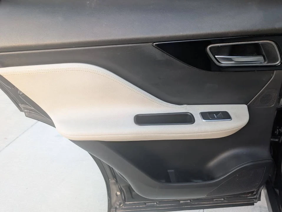 2019 Jaguar F-Pace - Image 19 of 19