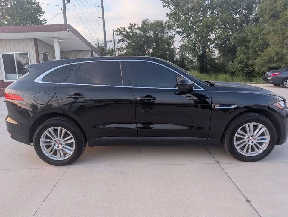 2019 Jaguar F-Pace - Image 7 of 19