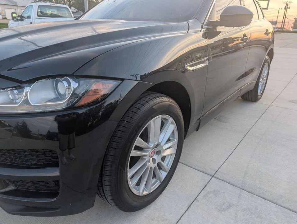 2019 Jaguar F-Pace - Image 10 of 19