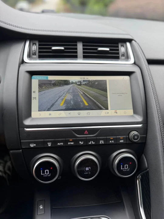 2019 Jaguar F-Pace - Image 14 of 19