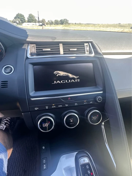 2019 Jaguar F-Pace - Image 7 of 11