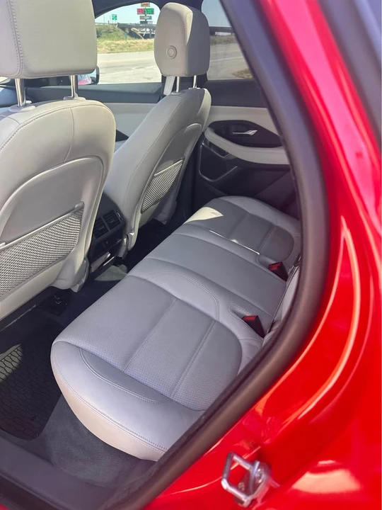 2019 Jaguar F-Pace - Image 10 of 11