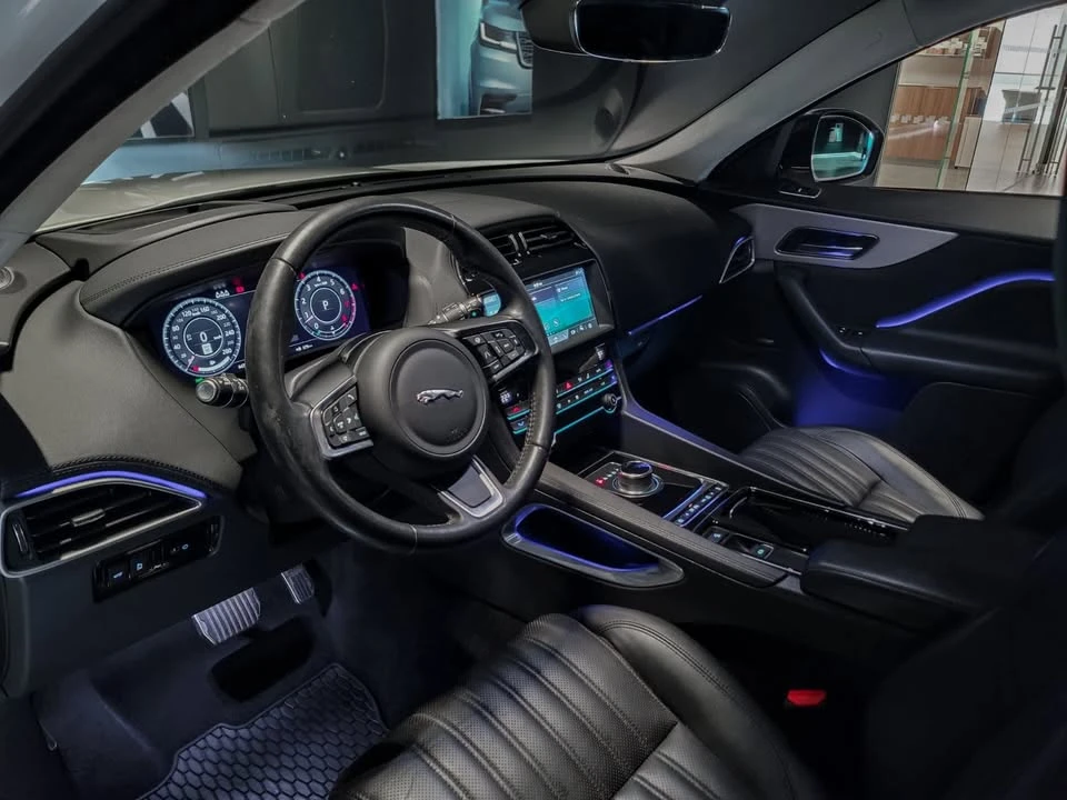 2019 Jaguar F-Pace - Image 11 of 20