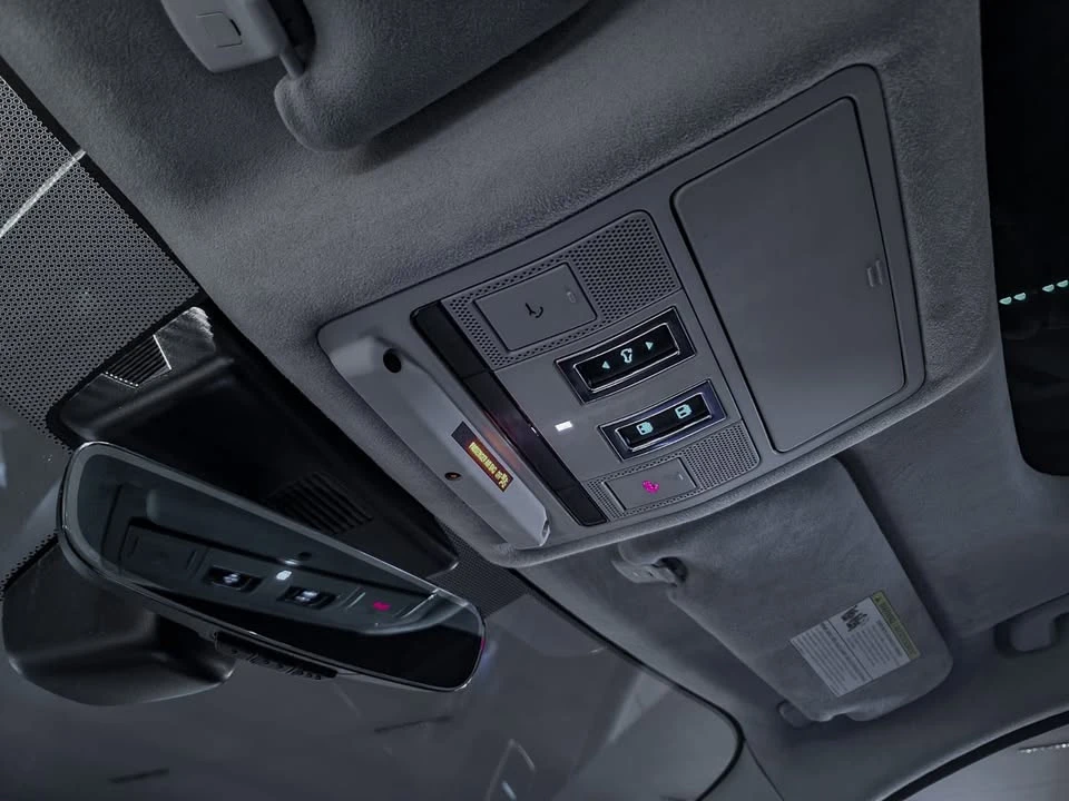 2019 Jaguar F-Pace - Image 17 of 20