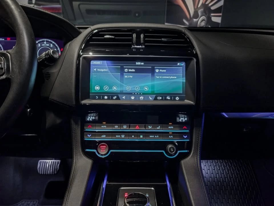 2019 Jaguar F-Pace - Image 16 of 20