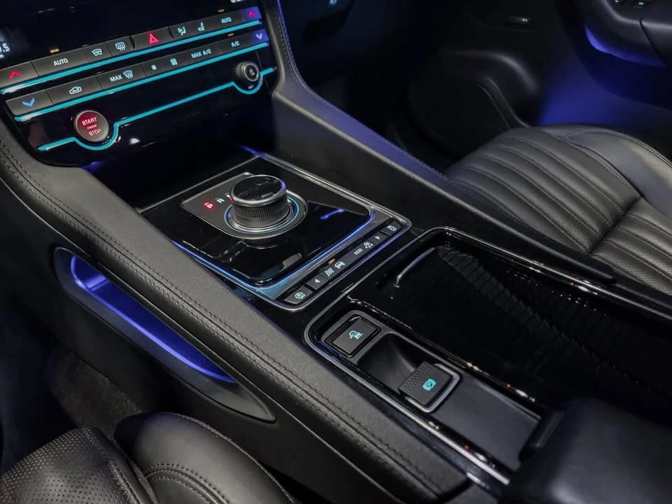 2019 Jaguar F-Pace - Image 15 of 20