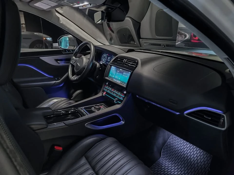 2019 Jaguar F-Pace - Image 19 of 20