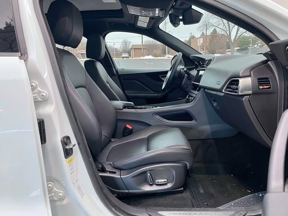 2019 Jaguar F-Pace - Image 5 of 10