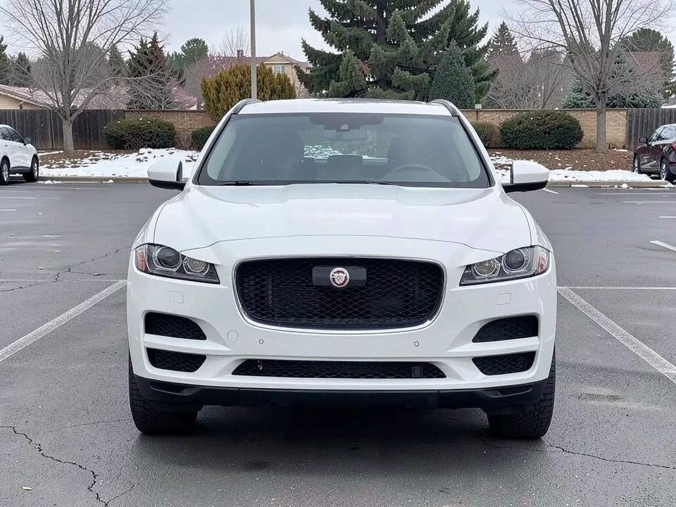 2019 Jaguar F-Pace - Image 8 of 10