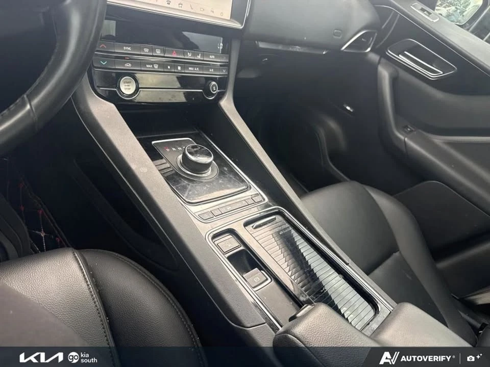 2019 Jaguar F-Pace - Image 18 of 20